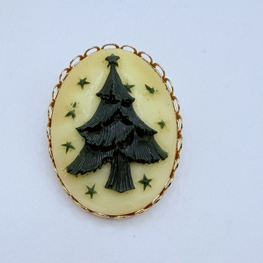 Vintage Gold Tone Cameo-Style Green Christmas Tree Brooch Resin Cottage Granny